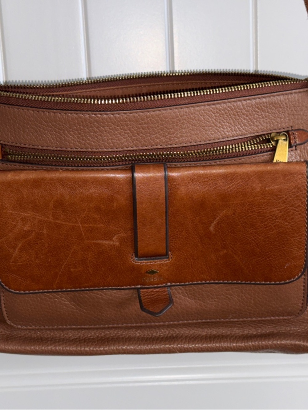 Fossil Kinley Leather Crossbody in Brown